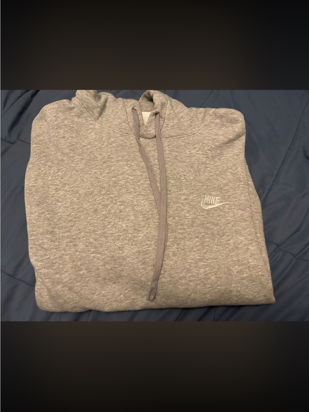 Nike Men's Light Gray Crewneck Sweatshirt with Small Swoosh